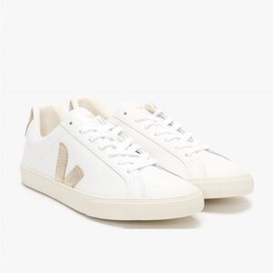 Veja Esplar Logo Leather Low-Top Sneakers in Extra White / Platine